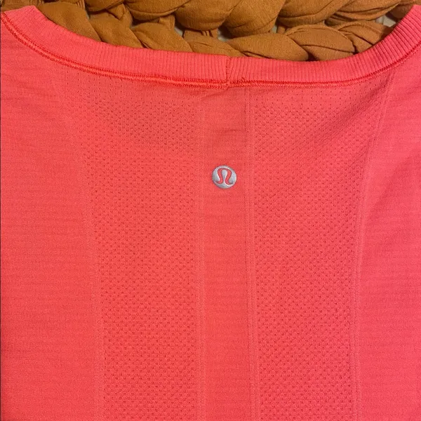 Lululemon Swiftly Tech Long Sleeve - Image 4