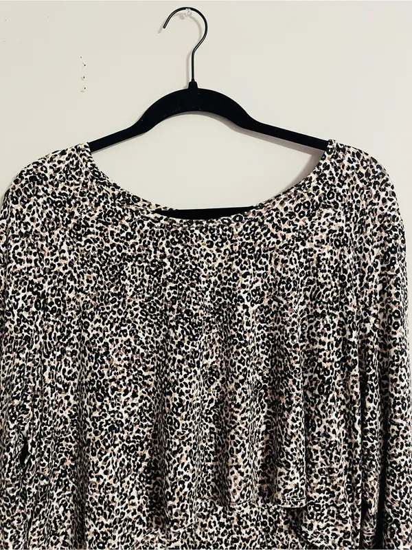 Old Navy Maternity Dress XL Animal Leopard Print Long Sleeve MIDI Nursing Flap - Image 4
