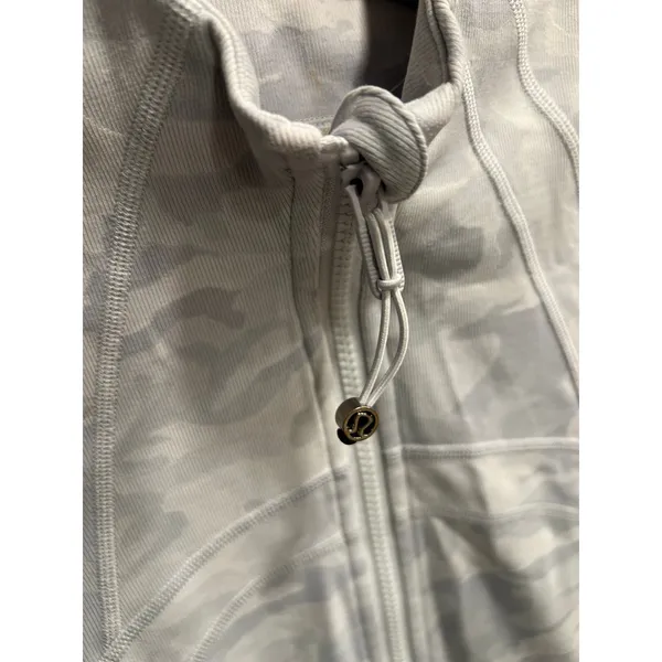 Lululemon Define jacket in Incognito Camo Jacquard Alpine White Womens 8 - Image 3
