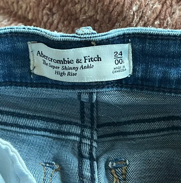 Abercrombie Jeans - Image 3