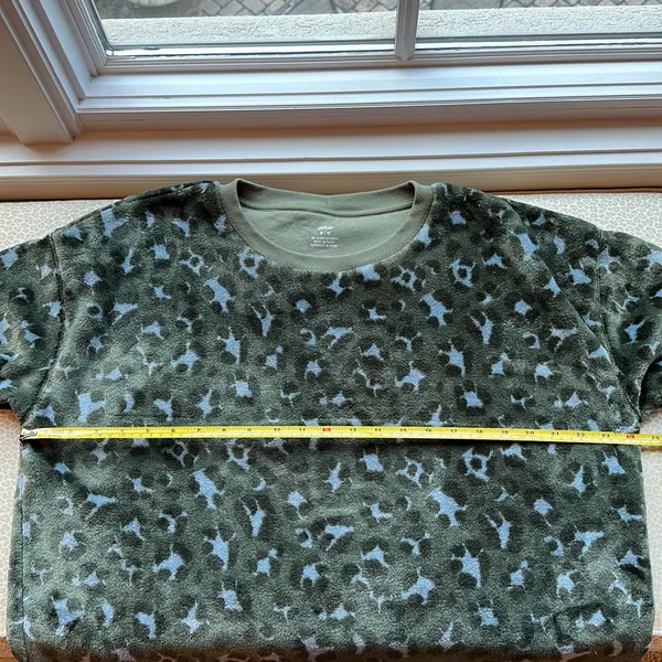 Aerie Cropped Fleece Chunky Long Sleeve Top green spotted camo look size M - Image 9