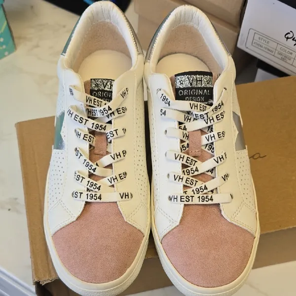 Vintage Havana White and Pink Star Sneakers - Image 7