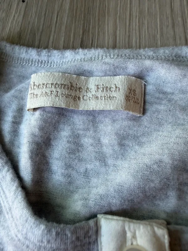 Abercrombie and fitch soft top!!!💗 - Image 2