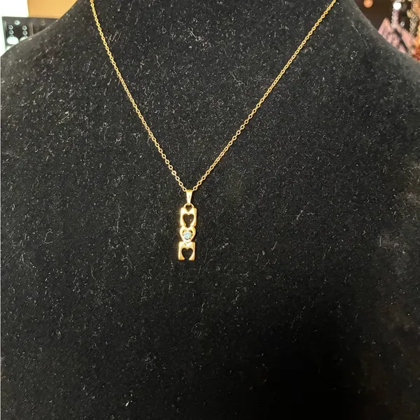 Vintage Mom Necklace Gold Tone Letter Mothers Day By Avon 18 Inches Long - Image 2