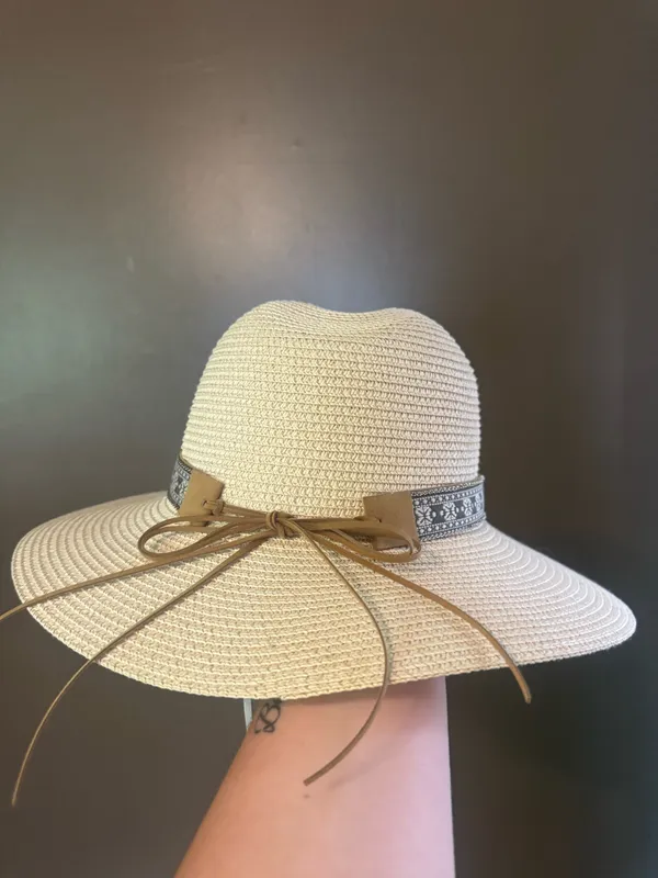 Beach Hat Boutique - Image 2