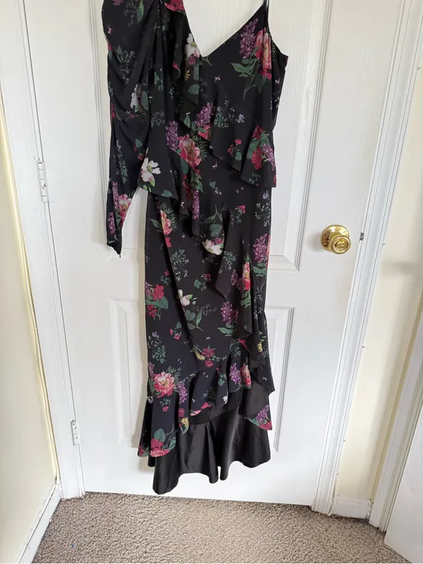 AMUR Pasqualena One Shoulder Dress in Floral Print - Image 6