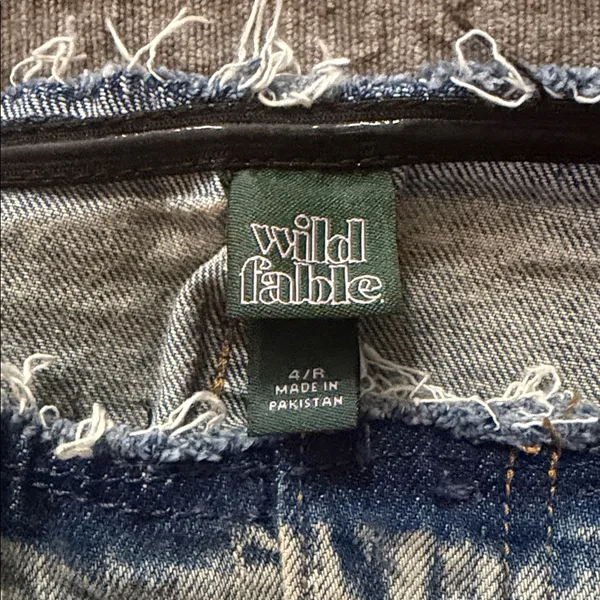 Wild Fable Light Wash Women's denim‎ skirt size 4 - Image 3