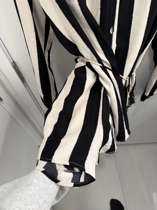 Vestique Black & White Striped Romper Size Small - Image 5