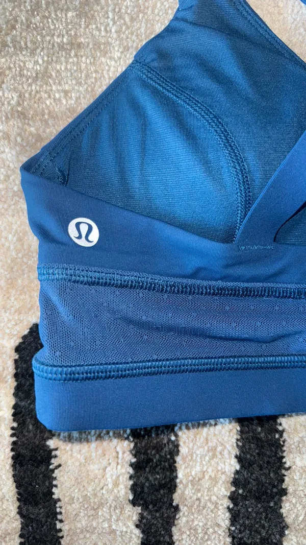 Lululemon Body Con Bra Poseidon - Image 3