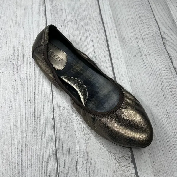 Born Handcrafted Footwear Metallic Bronze Gold Ballet Flats Slip ons size 8 - Image 2