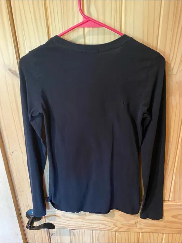 Forever 21 Black Long-Sleeve Crewneck Tee - Image 4
