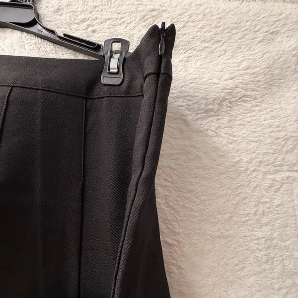 NWT Black pleated mini skort Size L - Image 4