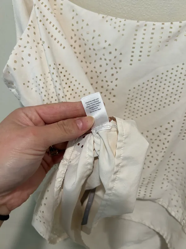 Athleta cream tank top (M)  - Image 8