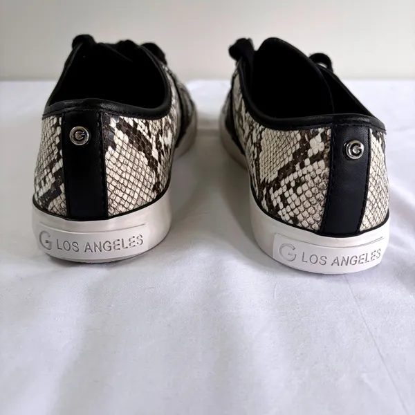 Guess Los Angeles Snake Print Sneakers Women's Size 9‎ Y2K Streetwear Luxe Chic - Image 2