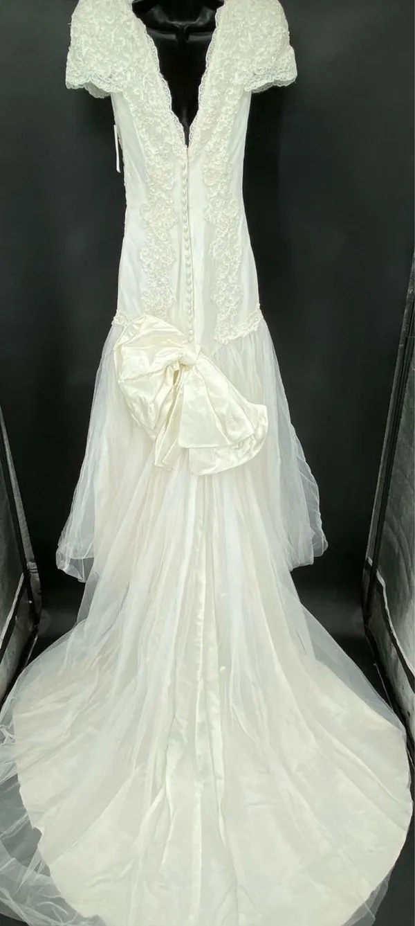 Vintage 80s ILGWU Sequin Pearl Lace Wedding Dress Off-Shoulder Drop Waist Train⁠ - Image 3