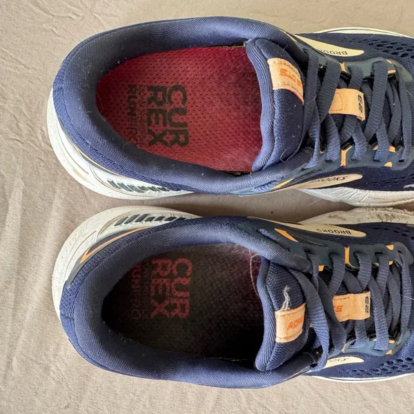 Brooks Adrenaline GTS 23 Sneakers - Image 8