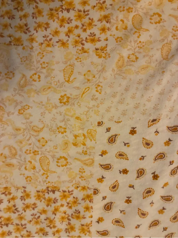 Women’s American Eagle Short Sleeve White & Yellow Floral Patchwork Tee Size S - Image 8