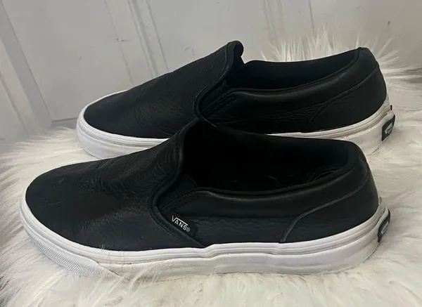 ⸻ Descripción (en inglés): Vans Classic Slip-On – Unisex Size 7 Men / 8.5 Women - Image 5