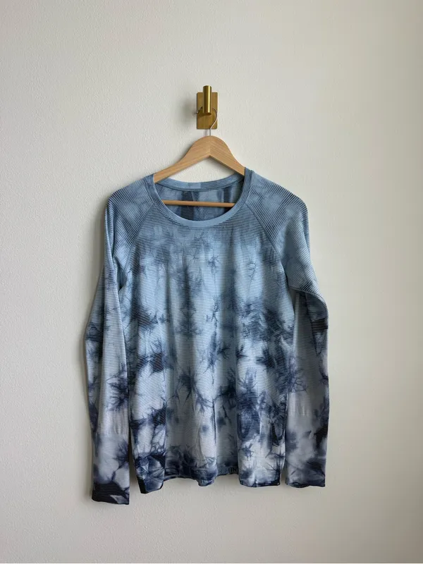 Lululemon Swiftly Tech Long Sleeve Tie Dye Thumbhole Top Blue Women's 10 - Image 2
