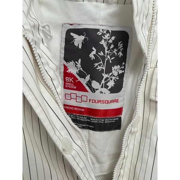 Foursquare Dahlia women's snowboard/ski jacket in a white color 8K medium - Image 4