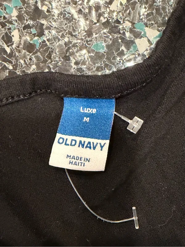 Old Navy Luxe Medium Black V-Neck Short Sleeve Top - Image 3