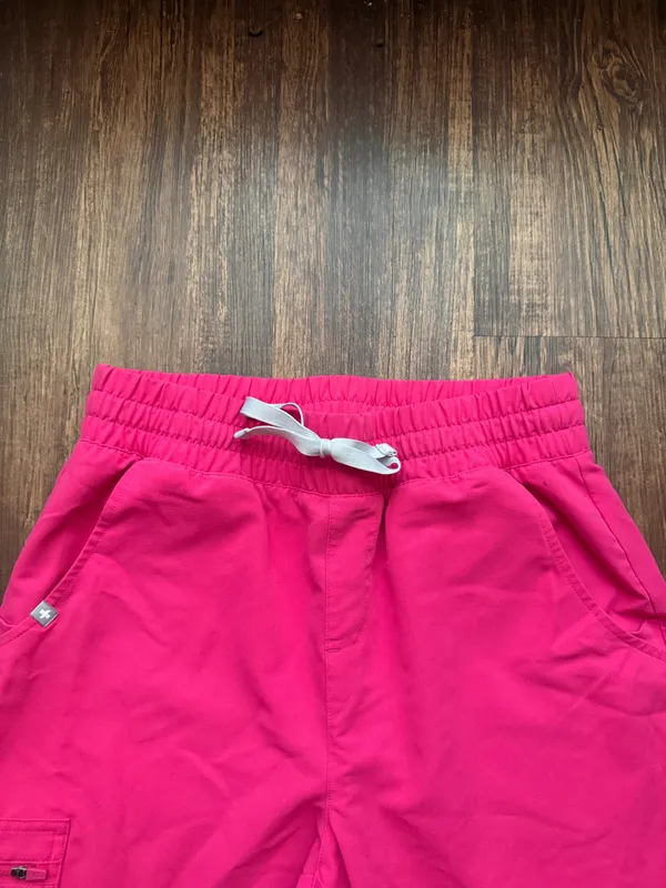 FIGS Women’s Shocking Pink Zamora Ruched Jogger Scrub Pants - Size M Petite - Image 6