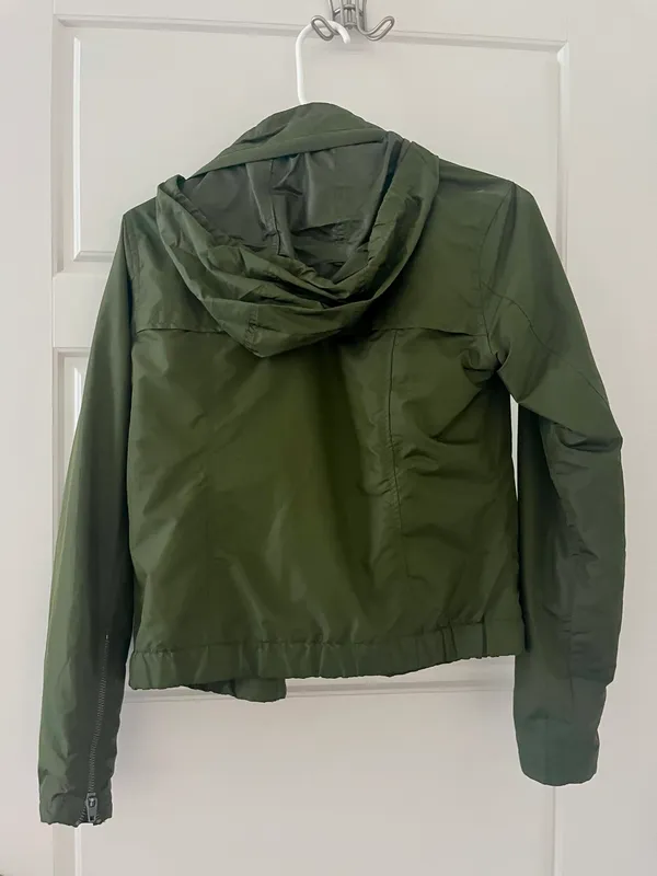 Athleta Olive Green Water Repellent Jacket - Image 6