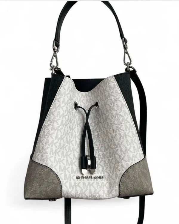 Michael Kors purse - Image 5
