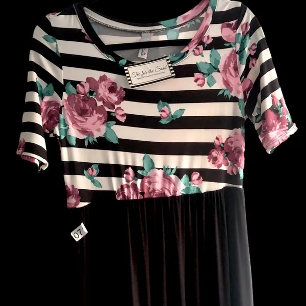 CELESTE “” Maxi Dress NWT! W/ Side Pockets!!🌸 - Image 2