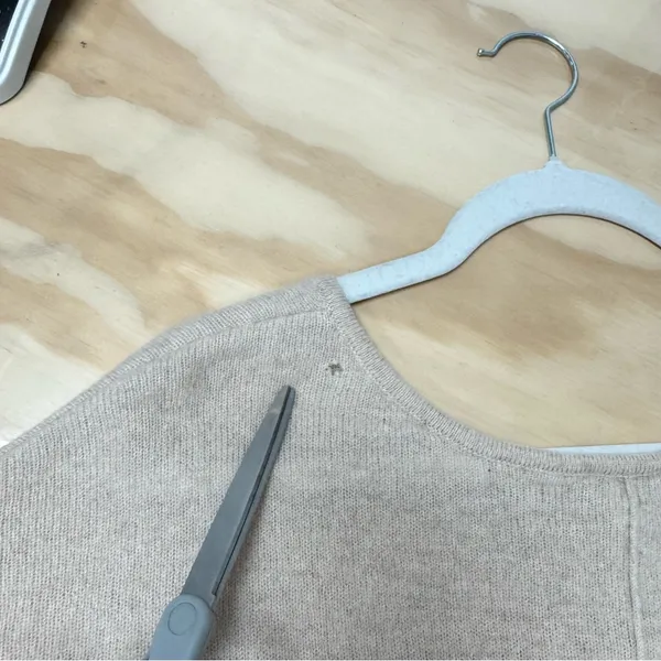 Cuyana Single-Origin‎ Cashmere Minimalist Button Cardigan Sweater Medium Beige - Image 10