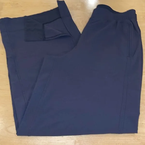 Lululemon Womens Flat Front Stretch Pocket Pull - Image 8