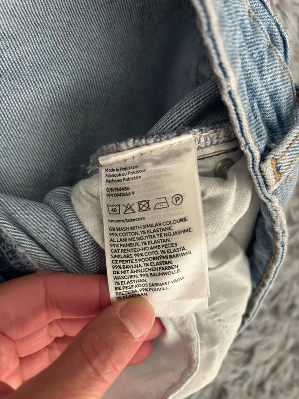H&M blue straight leg jeans - Image 7