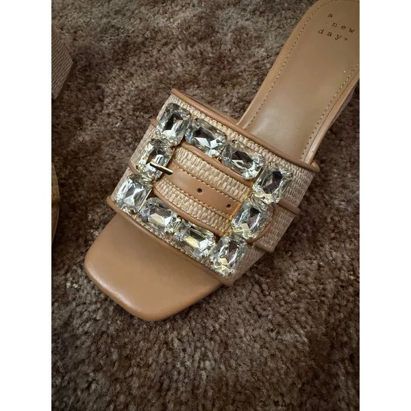 NWOT A New Day "Kathleen" Woven Raffia Rhinestone Buckle Block Heels Resort Wear - Image 4