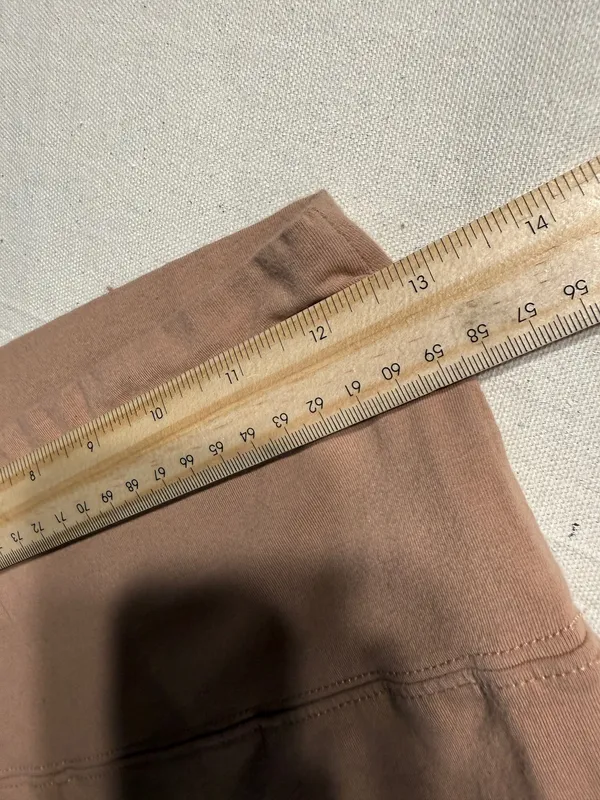 Tna Aritzia Tan Wide leg yoga pants TALL Sz M - Image 4