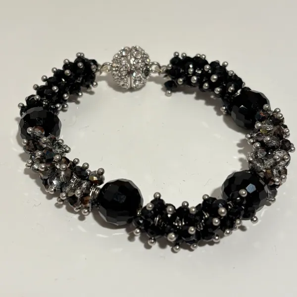 Black Crystal Beaded Magnetic Clasp Bracelet - Image 9