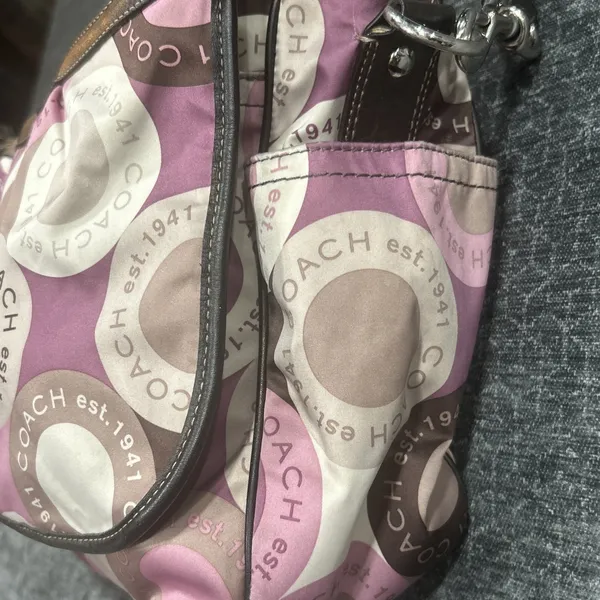 Coach Signature Snaphead F18377 Pink Multifunction Diaper Baby Messenger Bag Pad - Image 4