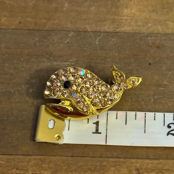 Gold tone rhinestone whale brooch - Image 2