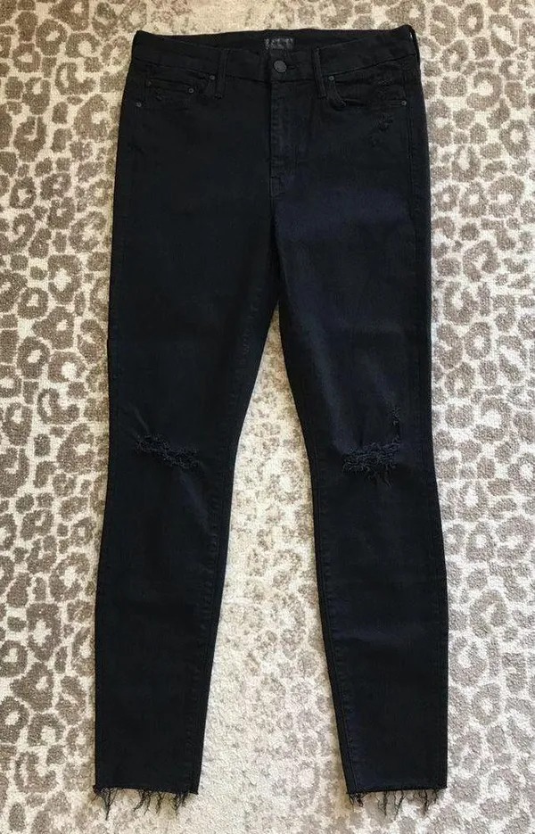 NWOT Mother Looker Ankle Fray Jeans in Guilty As Sin Distressed - Image 7