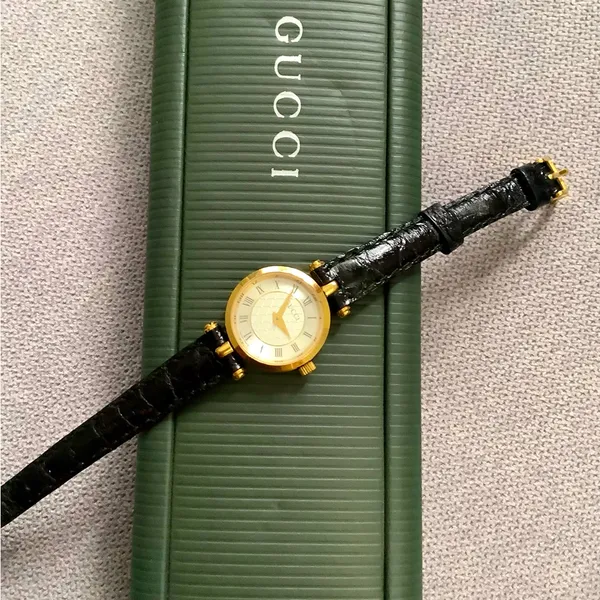 Ladies GUCCI SHELLY LINE watch 🔥🔥🔥 - Image 9