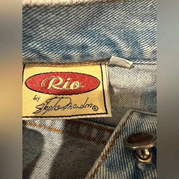 Vintage RIO‎ High-Waisted Denim Shorts – Size 11 - Image 4