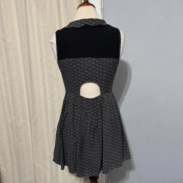 Ladakh Black White Geometric Print Fit Flare Zip Dress Women Size 4‎ Cutout - Image 9
