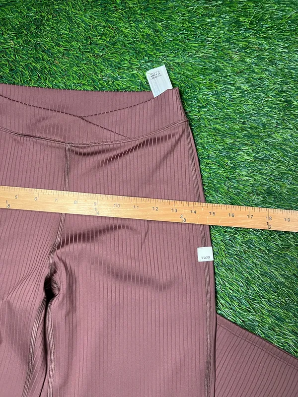 Vuori Ribbed Crossover Waist Flare Leggings Mauve Brown Size Small - Image 5