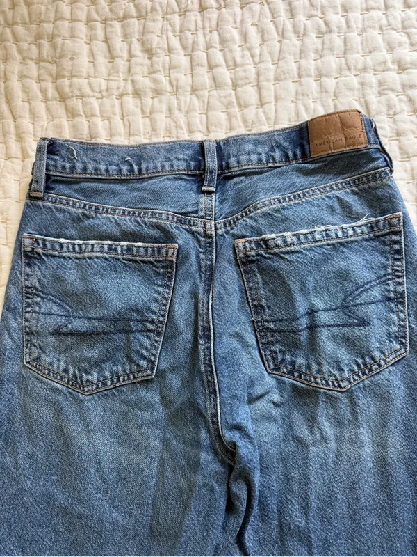 Low Rise Straight-Leg Blue Jeans - Image 3