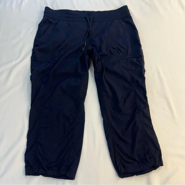 The North Face Women's Capri’s, Size: X-Large - Image 2