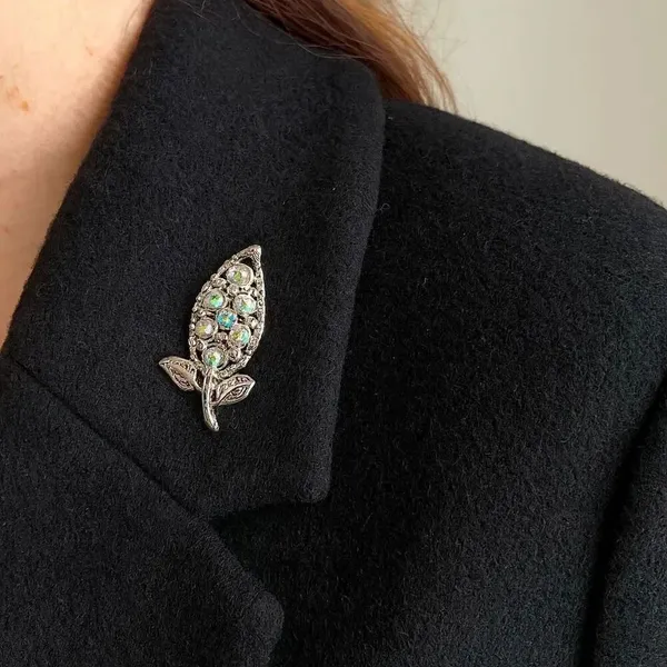 Vintage MCM leaf AB crystals large brooch. Gold - Image 2