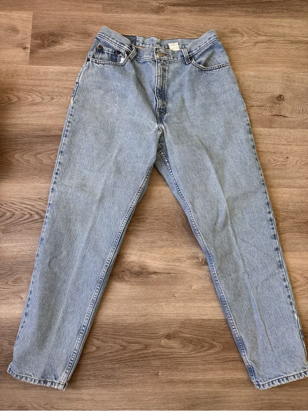 Levi’s 550 Relaxed Fit Tapered Leg 12 Misses Light Wash High Rise Denim Jeans - Image 3
