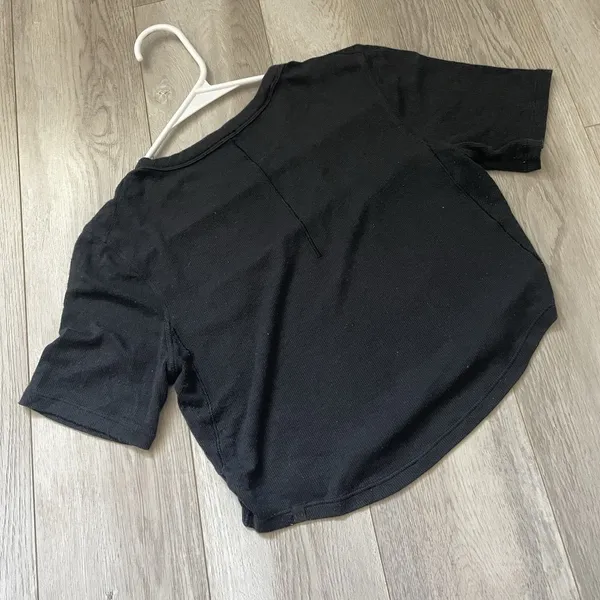 Lululemon Crop Top hold tight modal ribbed womens Black (size 8) athleisure gym - Image 5