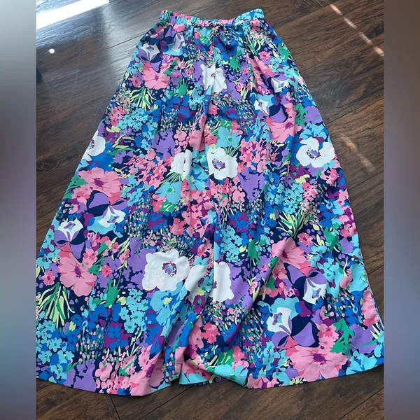 Women’s Stitch and Feather floral print‎ pants medium - Image 5