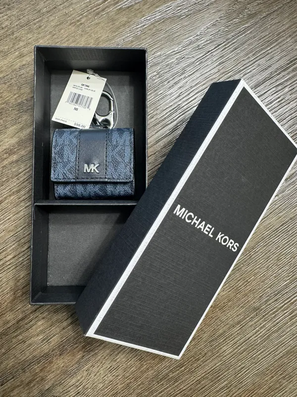 Michael Kors NWT  AirPod Case - Black/blue - Image 3