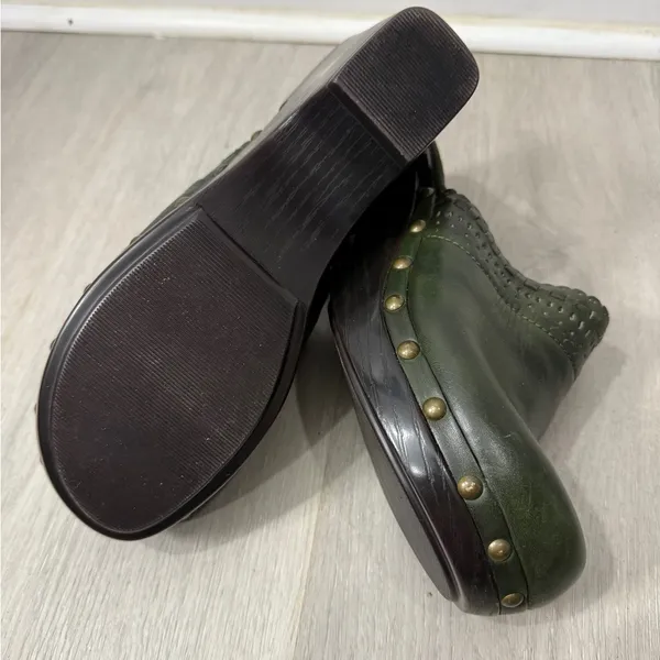 Elegant‎ Dark Green Leather Mules Size 8 - Image 4